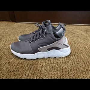 Nike Huarache Women’s size 8